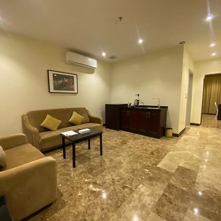 Rollins Hotel Burajda Kültér fotó