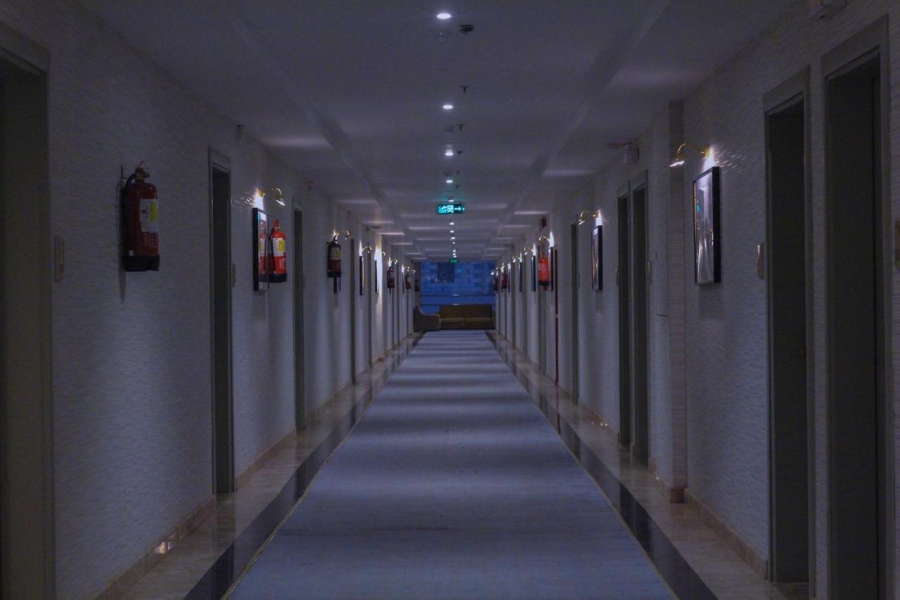Rollins Hotel Burajda Kültér fotó