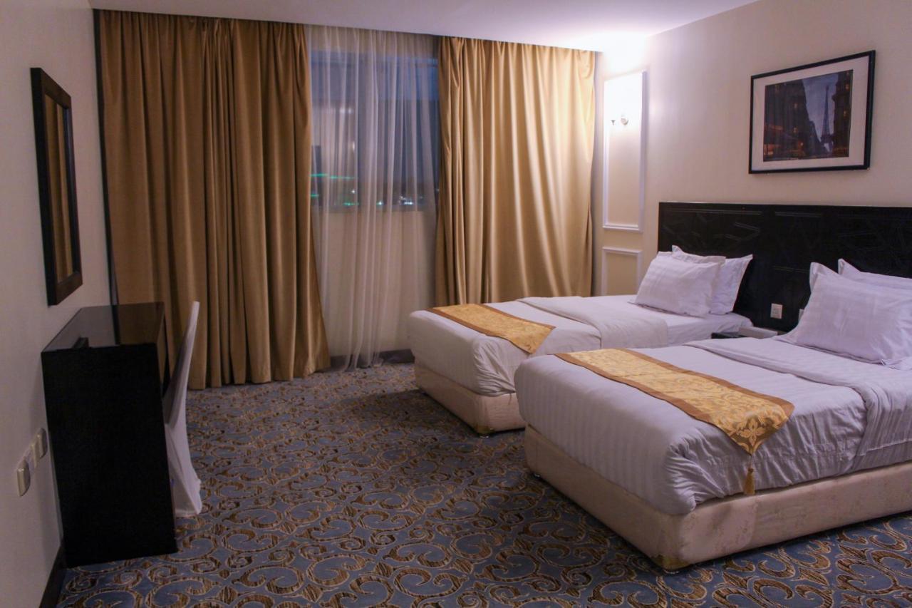 Rollins Hotel Burajda Kültér fotó