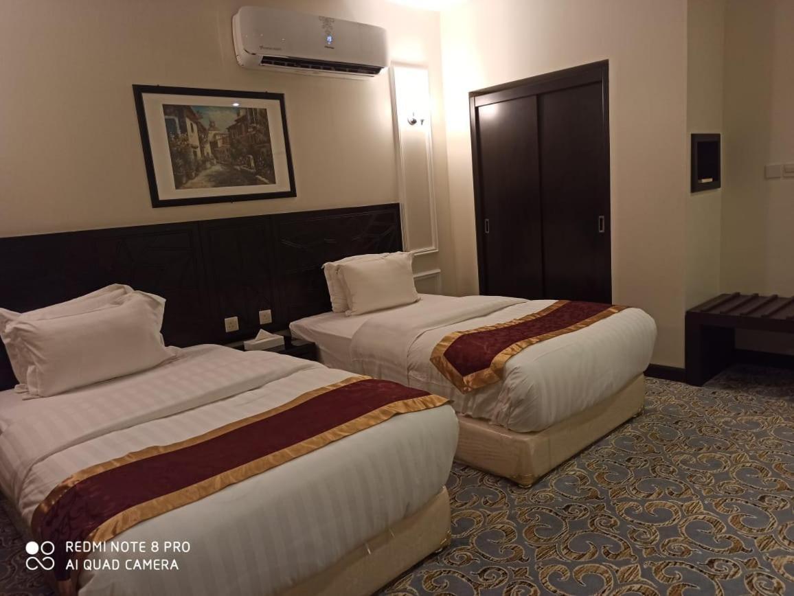 Rollins Hotel Burajda Kültér fotó