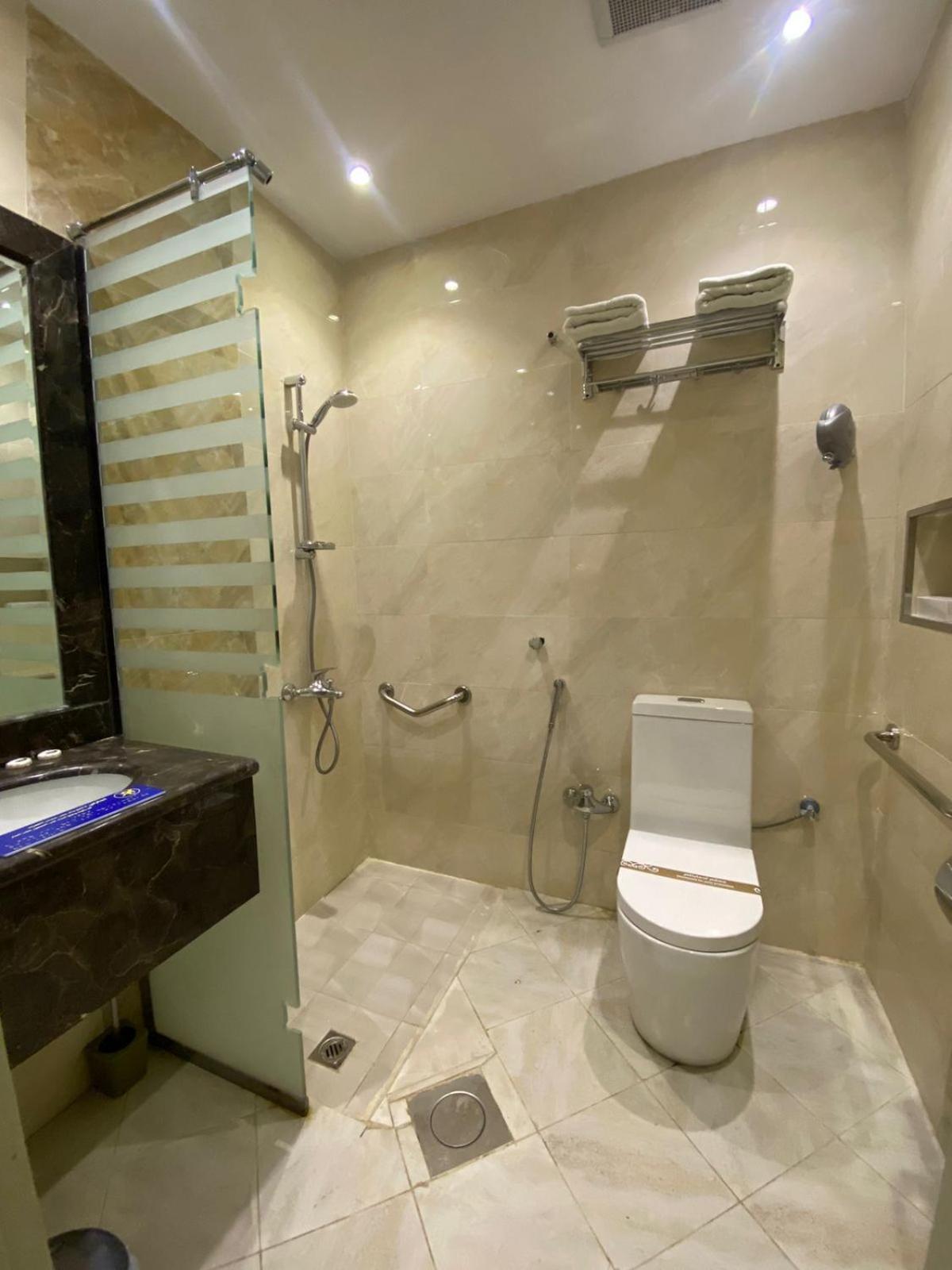Rollins Hotel Burajda Kültér fotó