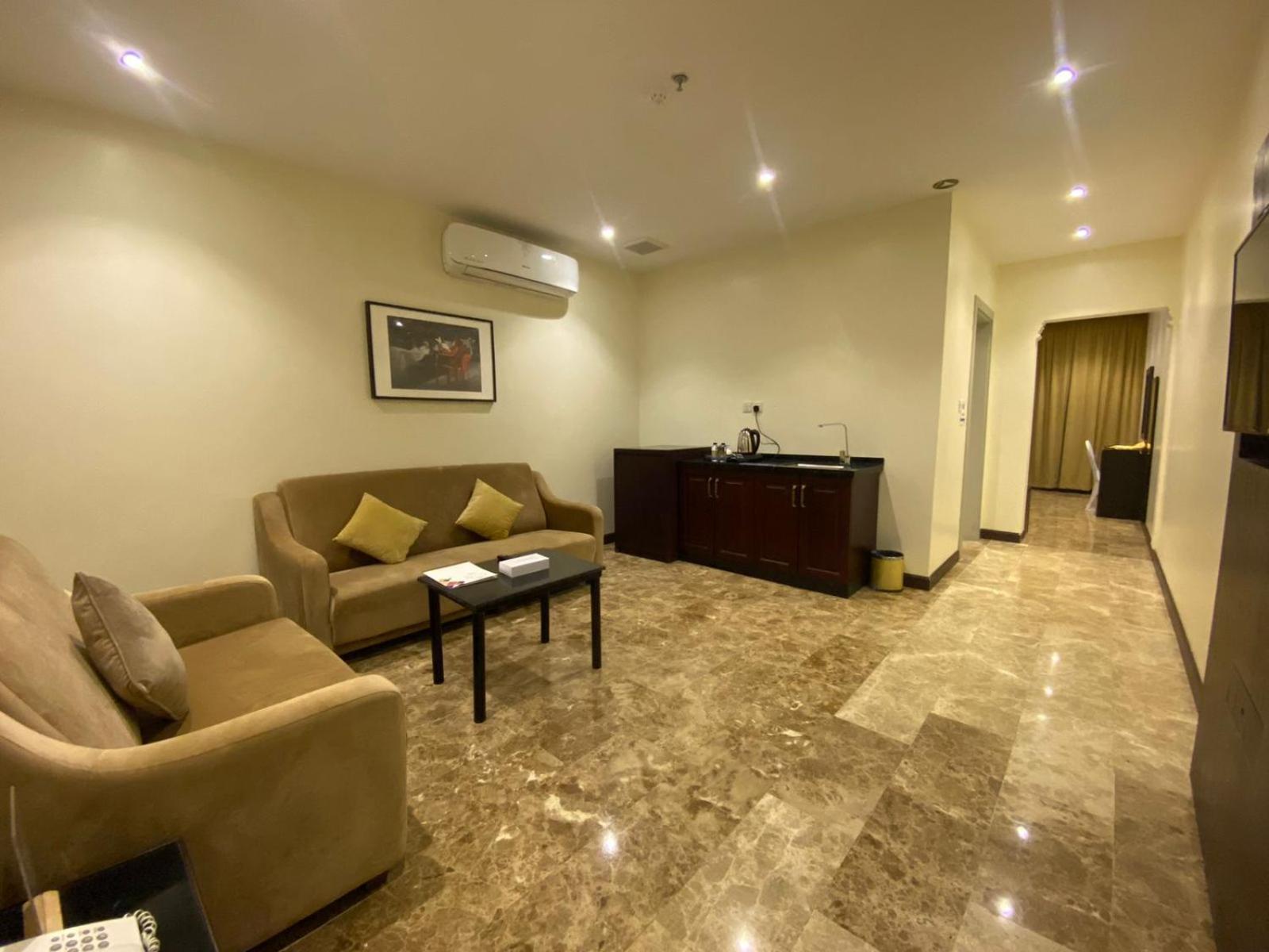 Rollins Hotel Burajda Kültér fotó
