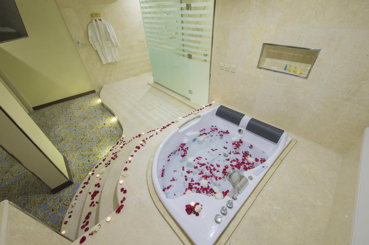 Rollins Hotel Burajda Kültér fotó